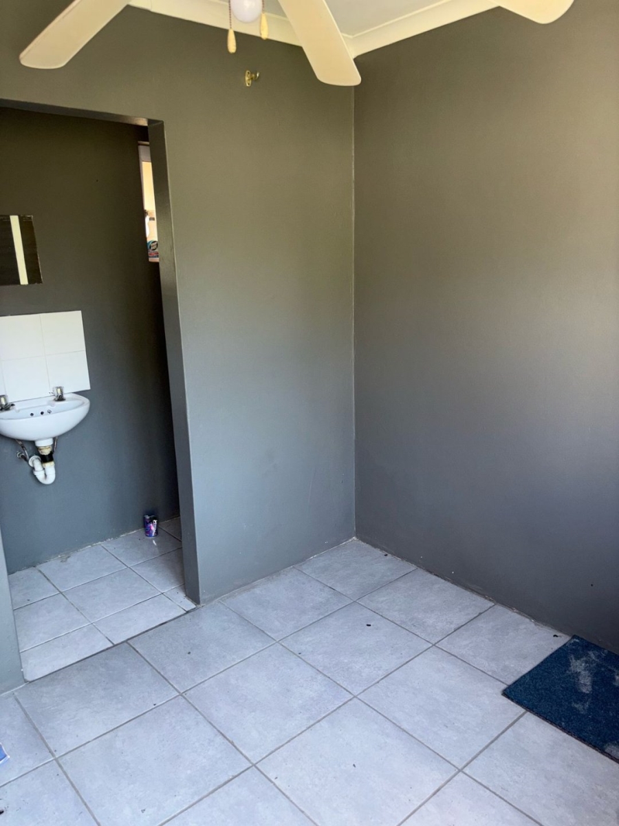 5 Bedroom Property for Sale in Beacon Bay North Eastern Cape